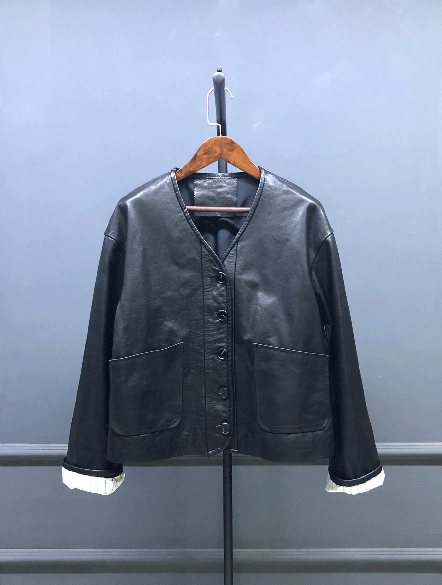 Loose Casual Leather Jaet V-Ne Meticulous Wax Cowhide New Sle Slimming Biker Jaet Chen Tai Leather Top Women's Faion
Loose Casual Leather Jaet V-Ne Meticulous Wax Cowhide New Sle Slimming Biker Jaet Chen Tai Leather Top Women's Faion