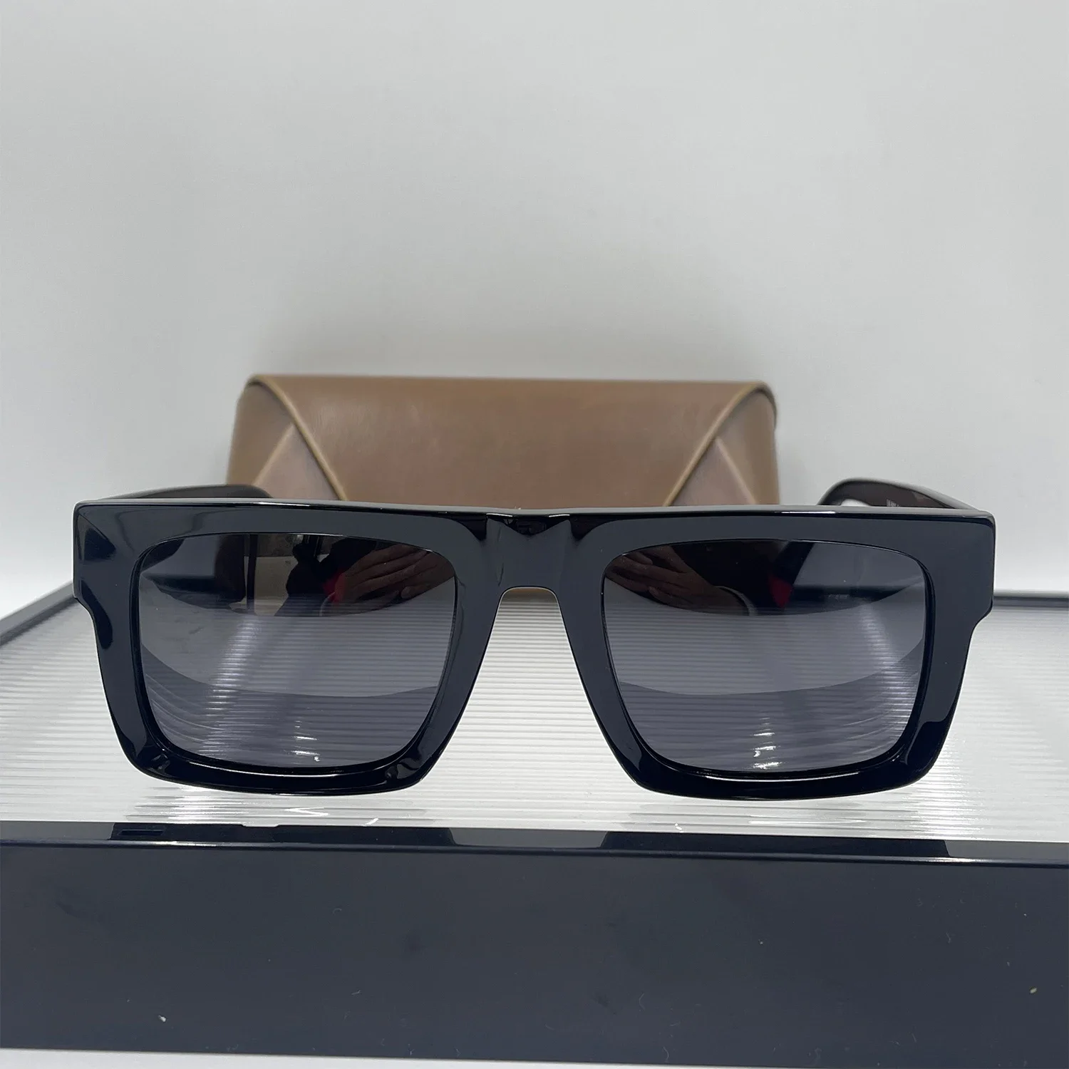 New Handmade Vintage Sunglasses 2025 Acetate Eyeglasses Luxury Designer for Men TAC Lens Fashionable Polarized UV400 Sunglasses
New Handmade Vintage Sunglasses 2025 Acetate Eyeglasses Luxury Designer for Men TAC Lens Fashionable Polarized UV400 Sunglasses
