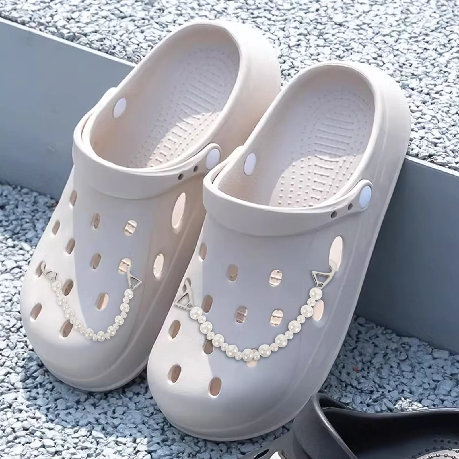 2Pcs Pearl Shoe Charms Decorative Shoe Flower Chains Bling DIY Shoes Accessories Casual Sandals Sneakers Jewelry Decoration
2Pcs Pearl Shoe Charms Decorative Shoe Flower Chains Bling DIY Shoes Accessories Casual Sandals Sneakers Jewelry Decoration
