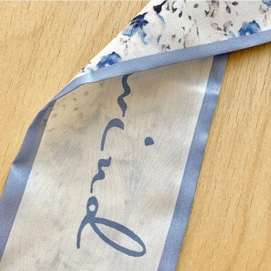 Luxury Ribbon Floral Scarf Retro Printed Scarf Headband Neckerchief Thin Long Scarves Spring Summer
Luxury Ribbon Floral Scarf Retro Printed Scarf Headband Neckerchief Thin Long Scarves Spring Summer