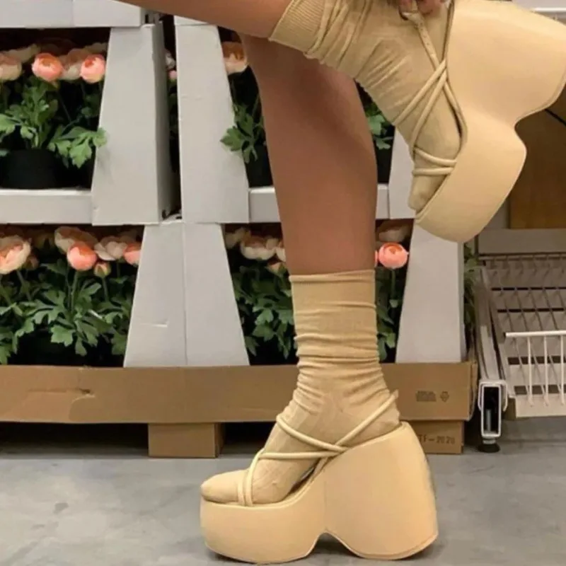 Fashionable Platform Sandals for Women Designer Punk Wedges Women's High Heels Comfort Casual Shoes for Women Sandalias De Mujer
Fashionable Platform Sandals for Women Designer Punk Wedges Women's High Heels Comfort Casual Shoes for Women Sandalias De Mujer