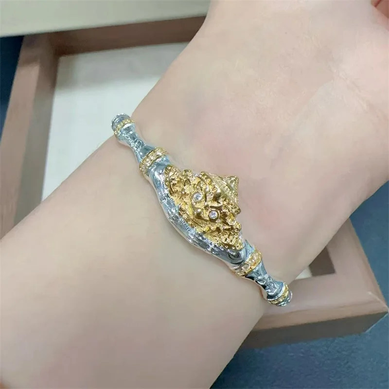 Blessing Golden Buddha Bangle For Women Jewelry Ethnic Style Gold Silver Collision Bangle Female Hand Accessories Open Size
Blessing Golden Buddha Bangle For Women Jewelry Ethnic Style Gold Silver Collision Bangle Female Hand Accessories Open Size