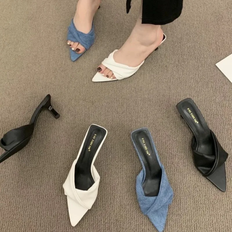 New Summer Fashion Low Thin Heels Women Slippers Gladiator Sandals Cozy Patent Leather Pointed Toe Slip-On Slides Shoes Mules
New Summer Fashion Low Thin Heels Women Slippers Gladiator Sandals Cozy Patent Leather Pointed Toe Slip-On Slides Shoes Mules