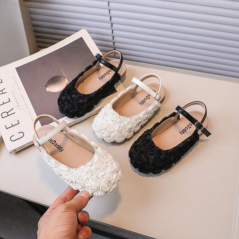 Girls' Little Flower Princess Shoes 2025 Spring New Children's Round Head Half Pack Sandals
Girls' Little Flower Princess Shoes 2025 Spring New Children's Round Head Half Pack Sandals