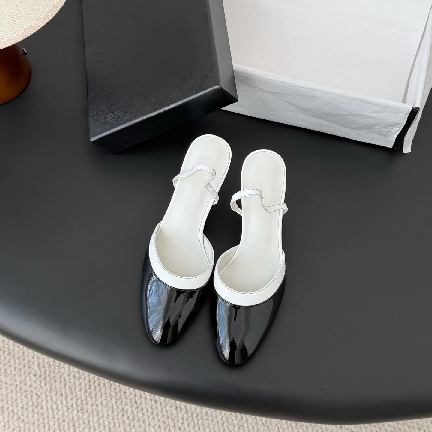 Новые весенние модные элегантные туфли на шпильке из натуральной кожи с цветовыми блоками для повседневной носки и вечерних выходов 2026 года
Новые весенние модные элегантные туфли на шпильке из натуральной кожи с цветовыми блоками для повседневной носки и вечерних выходов 2026 года