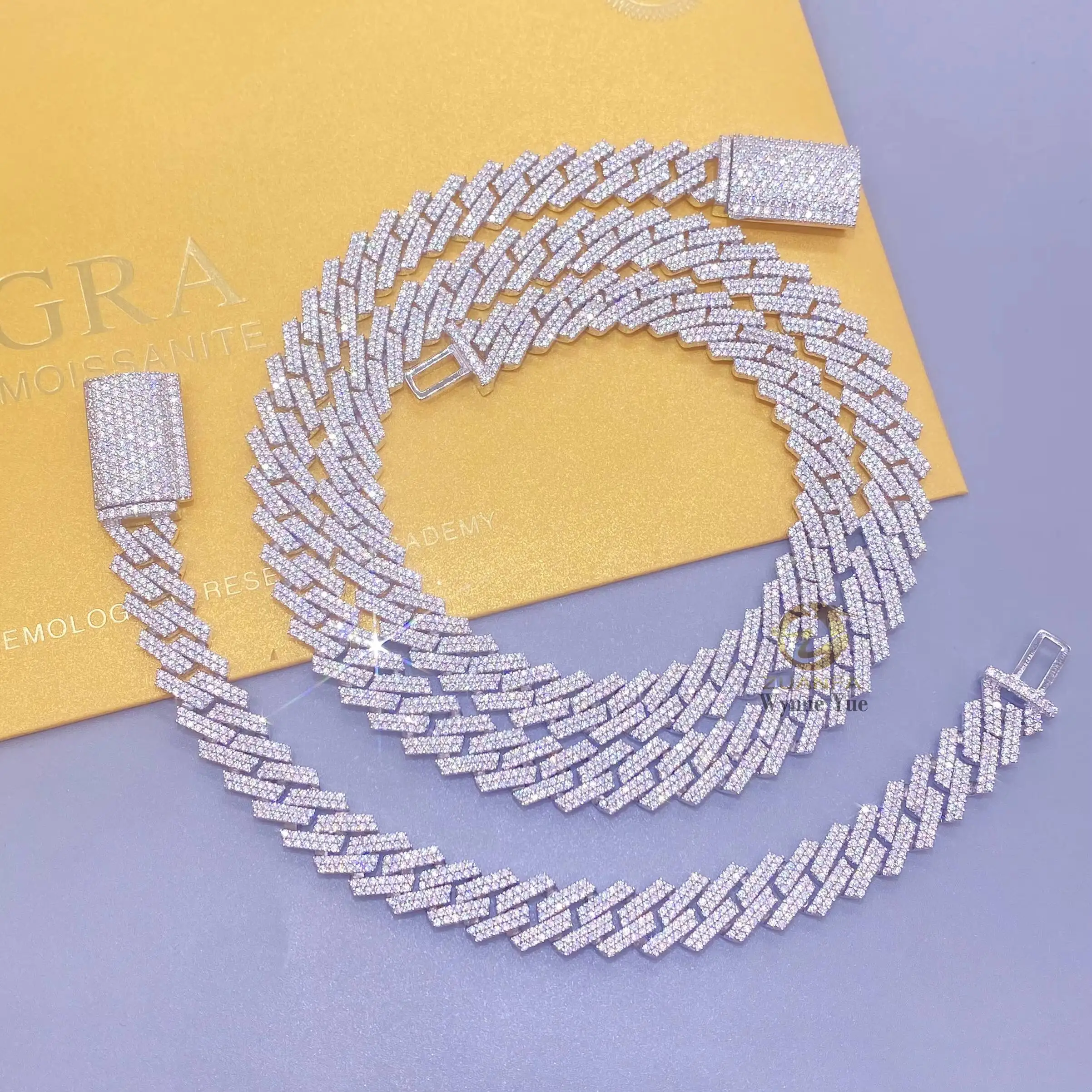 10mm 2 Row S925 Prong Setting Iced Moissanite Men's Cuban Link Chain
10mm 2 Row S925 Prong Setting Iced Moissanite Men's Cuban Link Chain