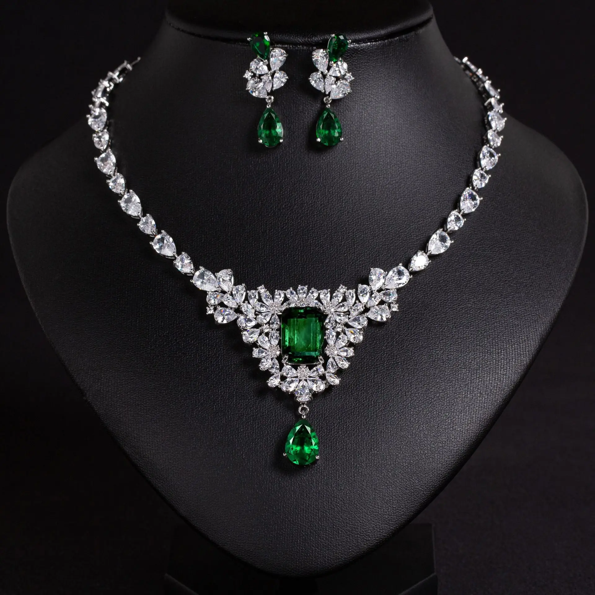 Cubic Zirconia Bridal Jewelry Sets For Women Saudi Dubai Indian Necklace And Earring Sets For Wedding Bride Pendant Necklace Set
Cubic Zirconia Bridal Jewelry Sets For Women Saudi Dubai Indian Necklace And Earring Sets For Wedding Bride Pendant Necklace Set