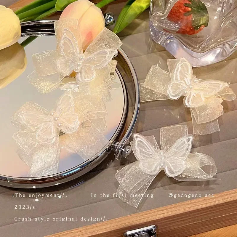 2PCS Chic White Color Butterfly Hair Clip for Girl Korean Fashion Sweet Butterfly Hair Pin for Women Cute Hair Styling Headwear 
2PCS Chic White Color Butterfly Hair Clip for Girl Korean Fashion Sweet Butterfly Hair Pin for Women Cute Hair Styling Headwear