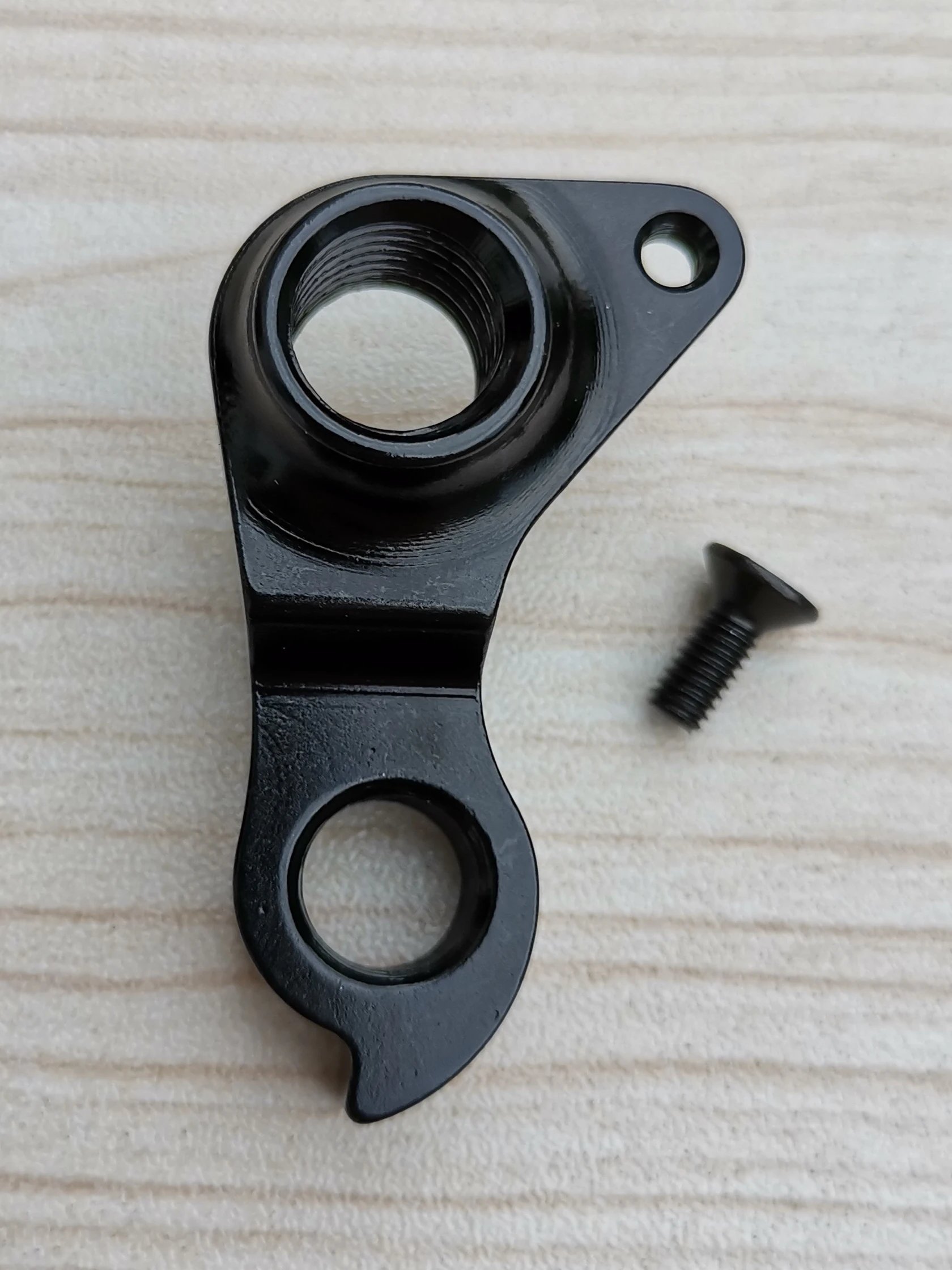 Java Tail Hook Hanging Ear Bicycle Parts Suitable for JF2 FUOCO4 Vesuvius Road Bike Accories Hongxuanting Brand
Java Tail Hook Hanging Ear Bicycle Parts Suitable for JF2 FUOCO4 Vesuvius Road Bike Accories Hongxuanting Brand