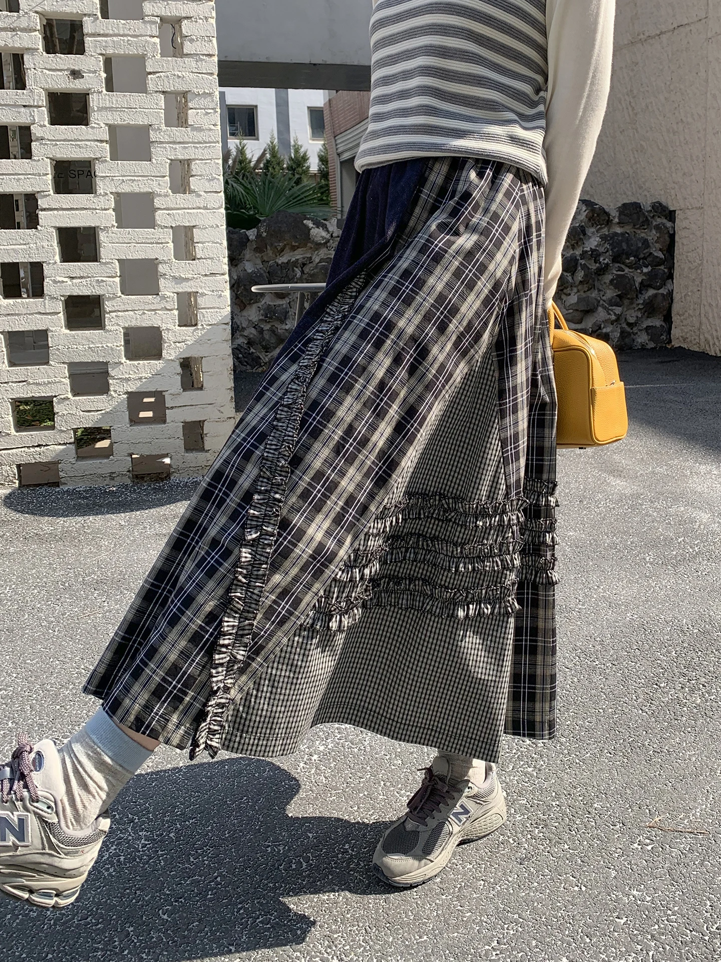 Vintage Plaid Splicing A-Line Skirt Women's Elastic Waist Midi Skirt Wood ain Loose Fit Slimming Effect f-length
Vintage Plaid Splicing A-Line Skirt Women's Elastic Waist Midi Skirt Wood ain Loose Fit Slimming Effect f-length