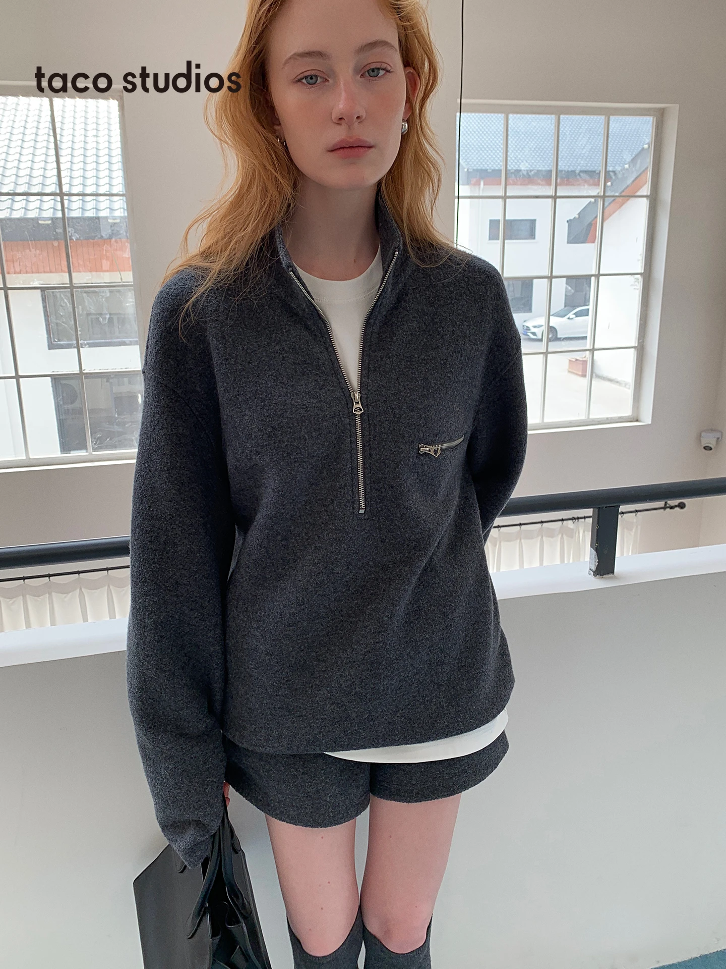 Taco Studios Woolen Knitted Particle Texture Casual Sweatshirt Shorts Set Warm Leisure Style Hoodie Pants Two-Piece Suit
Taco Studios Woolen Knitted Particle Texture Casual Sweatshirt Shorts Set Warm Leisure Style Hoodie Pants Two-Piece Suit