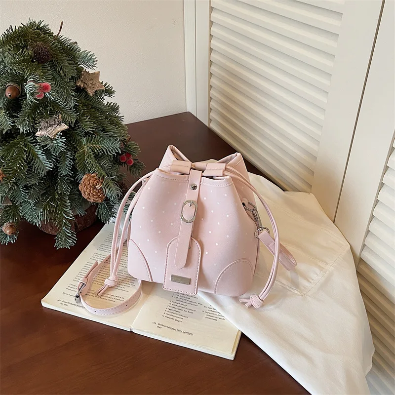 New Korean Style Crossbody Bags Fashion Splice Bucket Bag Trendy Aesthetic Casual Versatile Single Shoulder Underarm Bag
New Korean Style Crossbody Bags Fashion Splice Bucket Bag Trendy Aesthetic Casual Versatile Single Shoulder Underarm Bag