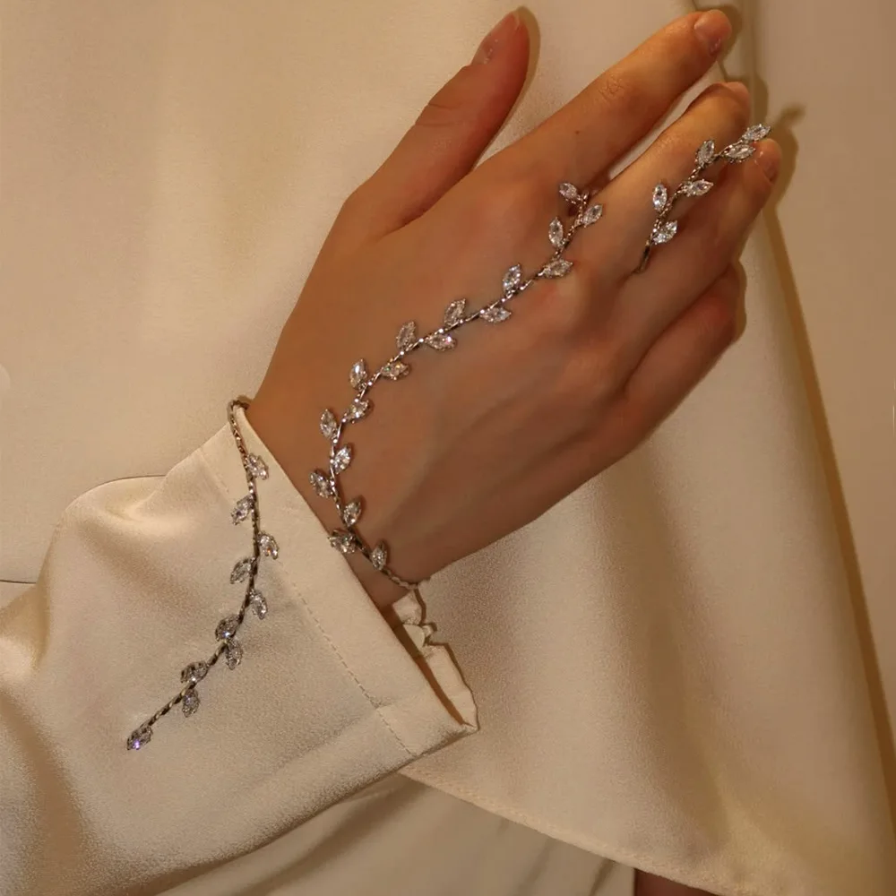 Creative Leaf Shape Zircon Finger Chain Bracelet Unique Fashion Elegant Hand Back Chain for Women
Creative Leaf Shape Zircon Finger Chain Bracelet Unique Fashion Elegant Hand Back Chain for Women