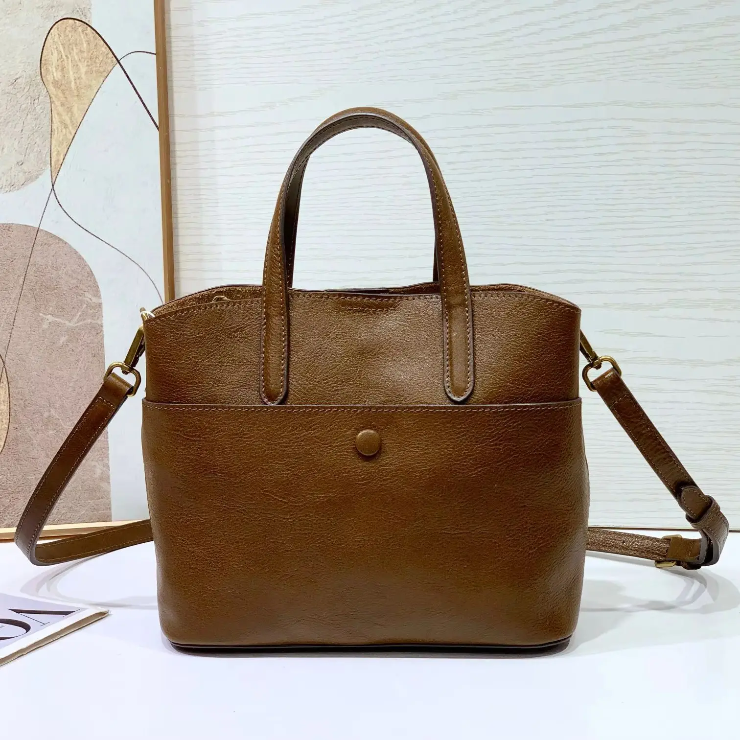 Women Real Retro Vintage Vegetable Tanned Leather Handbag Luxury Designer Brand Ladies Shoulder Crossbody Bucket Tote Bag 2026
Women Real Retro Vintage Vegetable Tanned Leather Handbag Luxury Designer Brand Ladies Shoulder Crossbody Bucket Tote Bag 2026