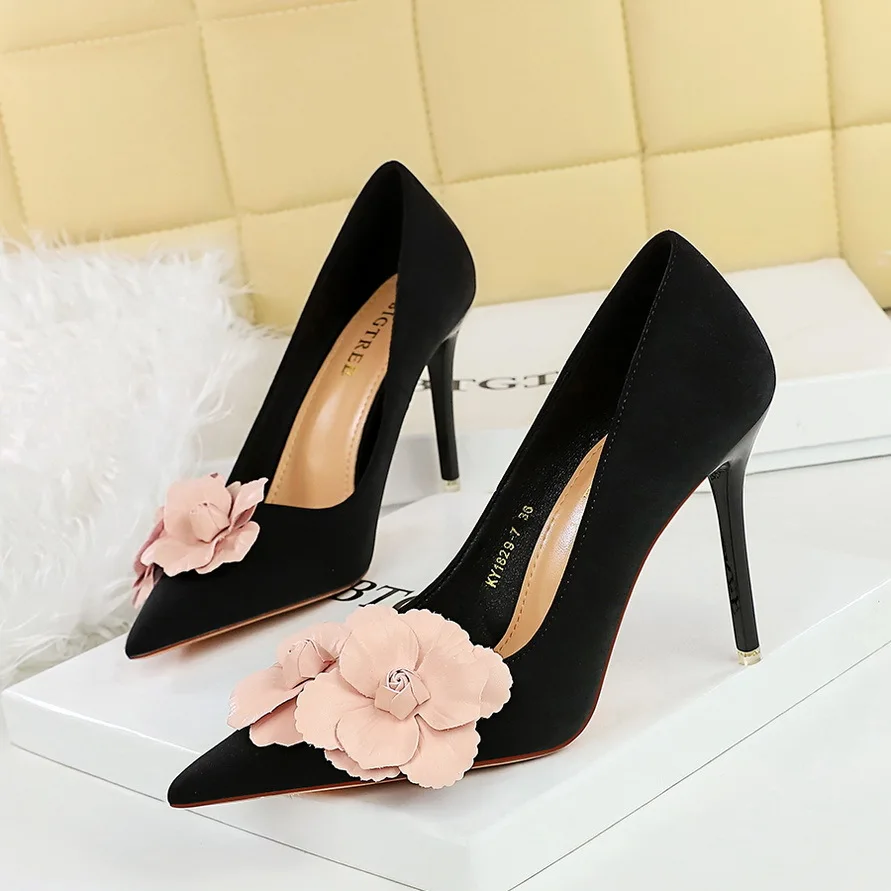 BIGTREE Big Flower Women High Heels Suede Sweet Dress Daily High Heels 10cm Stiletto Yeellow Red Ladies Single Shoes
BIGTREE Big Flower Women High Heels Suede Sweet Dress Daily High Heels 10cm Stiletto Yeellow Red Ladies Single Shoes