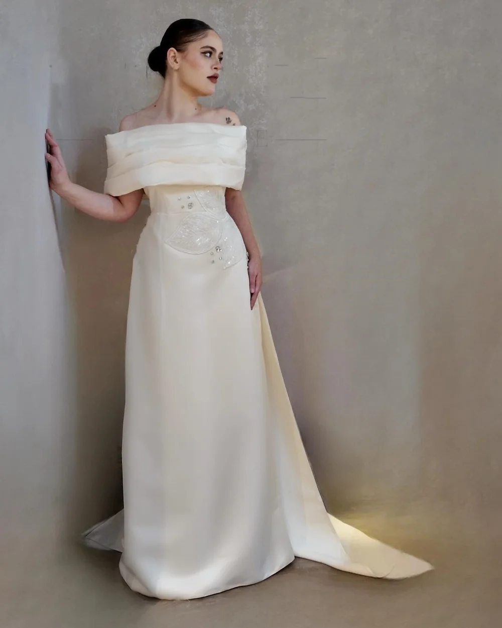 Customized Fashion Charmeuse Sequined Pattern A-line Off-the-shoulder Long Dresses Bespoke Occasion Elegant Sparkle
Customized Fashion Charmeuse Sequined Pattern A-line Off-the-shoulder Long Dresses Bespoke Occasion Elegant Sparkle