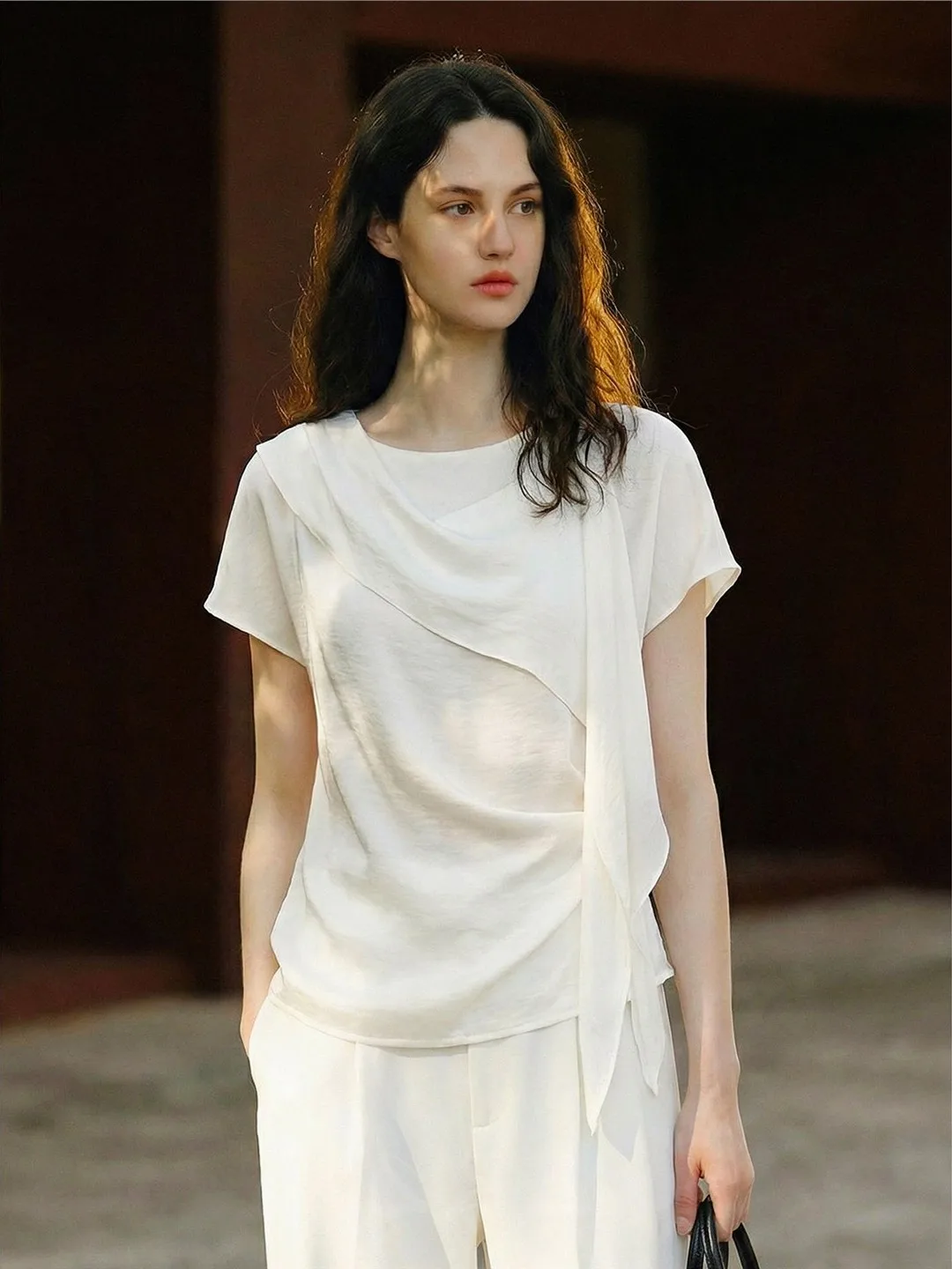 Oule round Neck Short Sleeve T-Shirt Summer Waist Cinching Simple Slimming Sash Design White Top French Style Loose Fit
Oule round Neck Short Sleeve T-Shirt Summer Waist Cinching Simple Slimming Sash Design White Top French Style Loose Fit