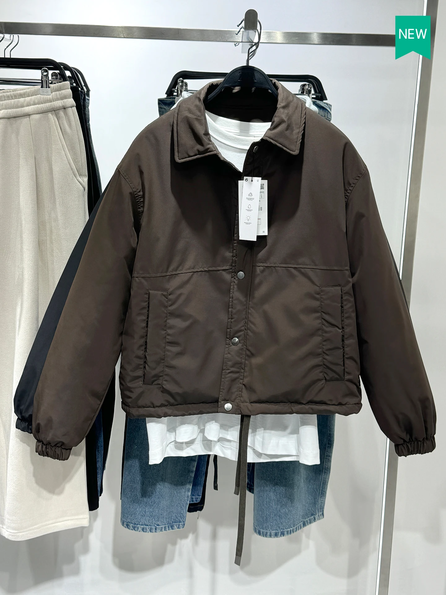American Style Loose Fit Short Cotton Jacket Men's Casual Outerwear Autumn Winter New Arrival Polyester Fiber Windproof
American Style Loose Fit Short Cotton Jacket Men's Casual Outerwear Autumn Winter New Arrival Polyester Fiber Windproof