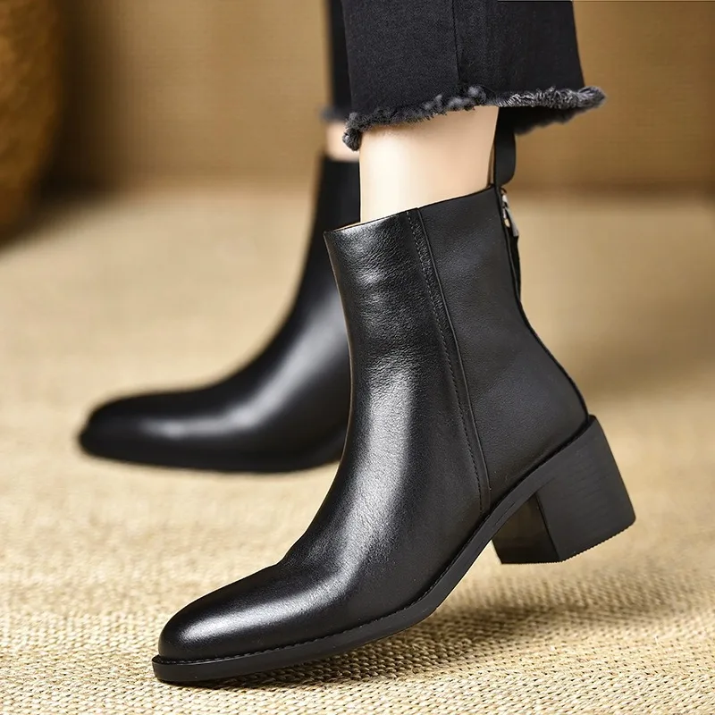 Women's Black/Brown Pu Leather Block Heel Ankle Boots for Daily Office Casual Winter Footwear Ladies Flat Short Boots Q-112
Women's Black/Brown Pu Leather Block Heel Ankle Boots for Daily Office Casual Winter Footwear Ladies Flat Short Boots Q-112