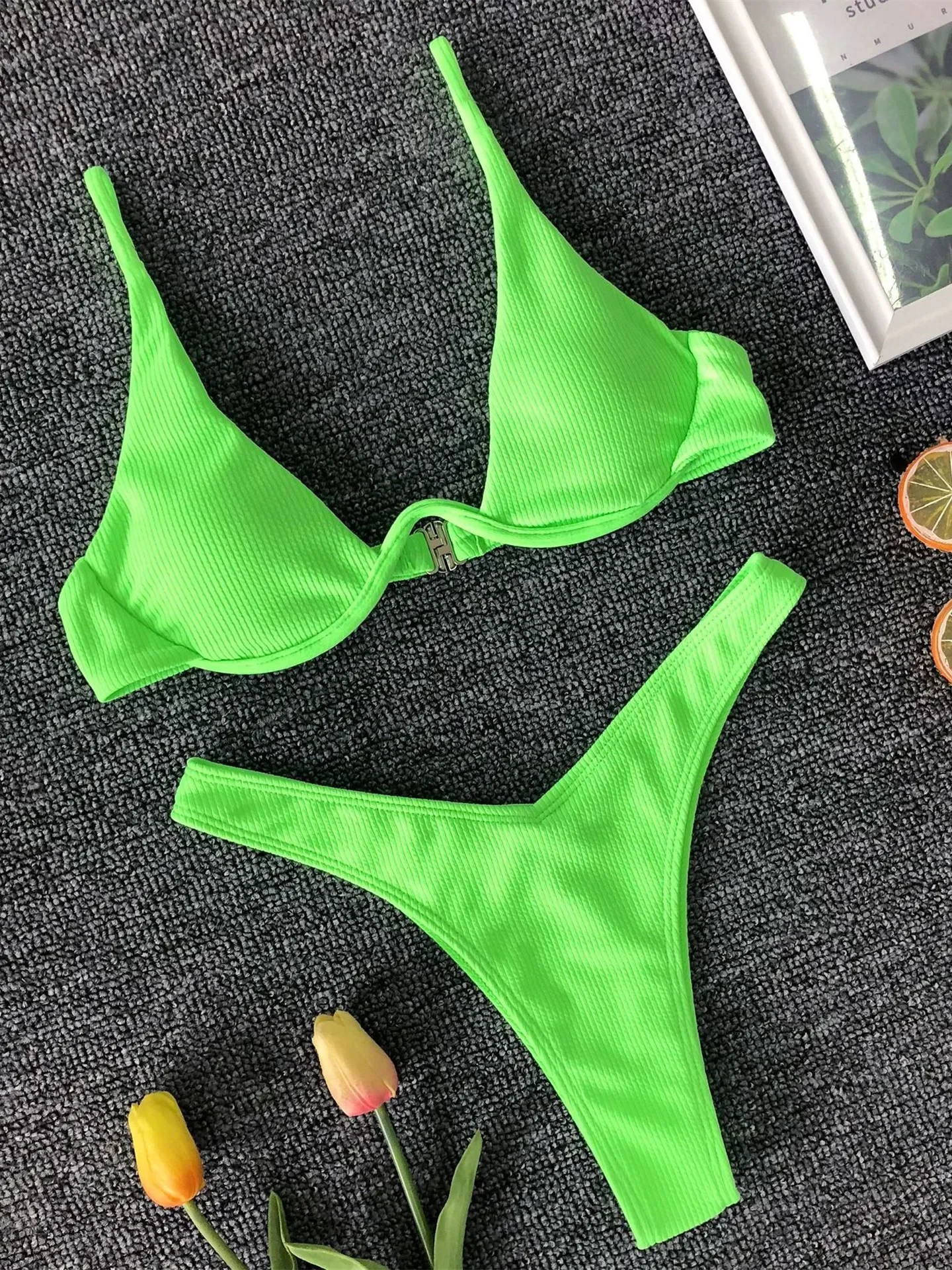 Sexy Neon Green V-bar Underwire Bikini 2025 Women's Swimsuit Cut Out Push Up Thong Swimwear Bathers Bathing Suit Bikinis Sets
Sexy Neon Green V-bar Underwire Bikini 2025 Women's Swimsuit Cut Out Push Up Thong Swimwear Bathers Bathing Suit Bikinis Sets