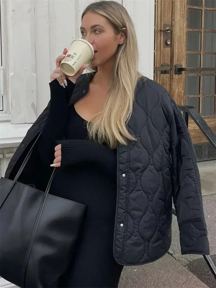 Woman Casual Black Loose O-Neck Jacket 2024 Winter Female Winter Solid Warm Jackets High Street Outwear
Woman Casual Black Loose O-Neck Jacket 2024 Winter Female Winter Solid Warm Jackets High Street Outwear