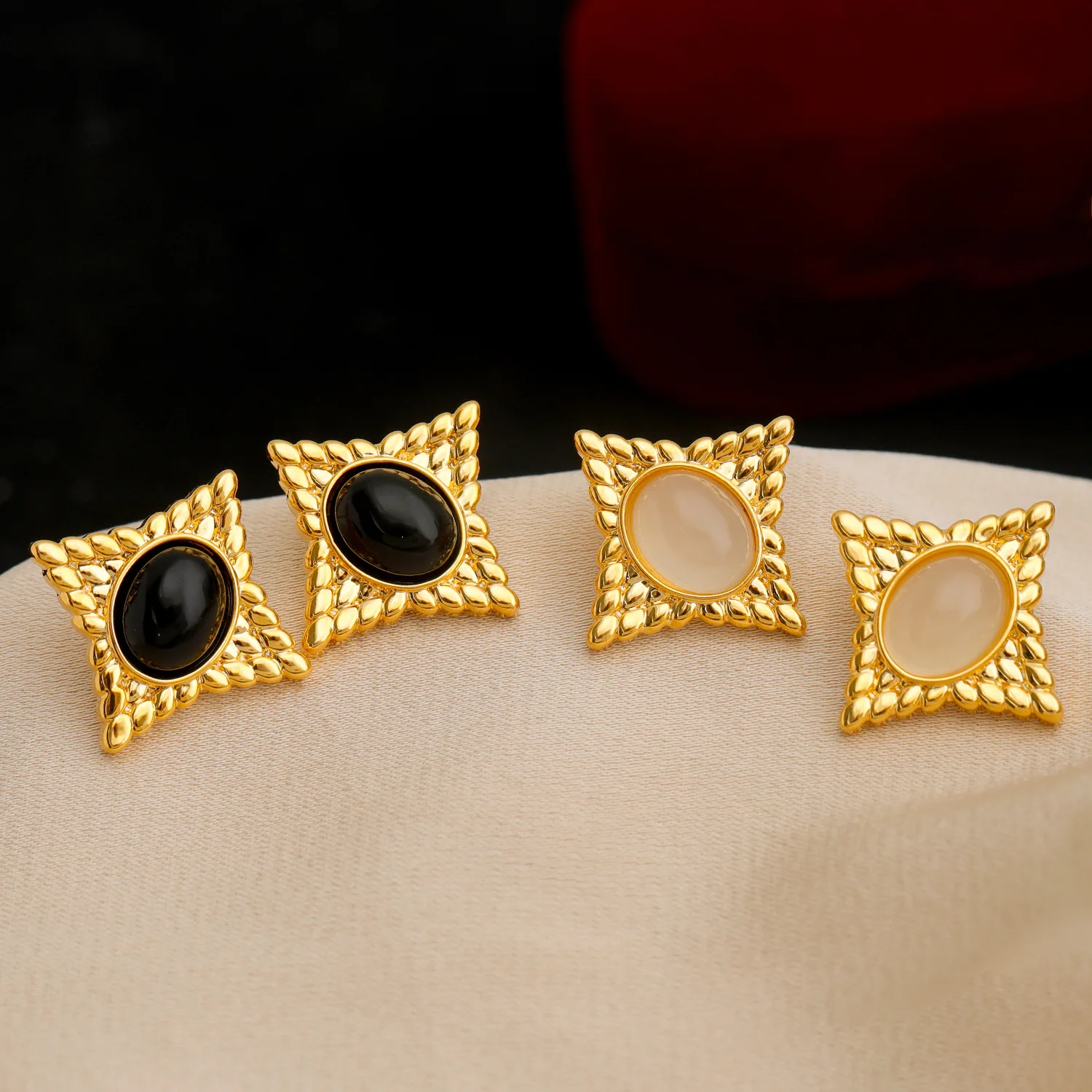 Vintage Black Onyx Geometric Stainless Steel Textured Stud Earrings Women Exquisite Gold Color Pvd Plated Charms Jewelry
Vintage Black Onyx Geometric Stainless Steel Textured Stud Earrings Women Exquisite Gold Color Pvd Plated Charms Jewelry