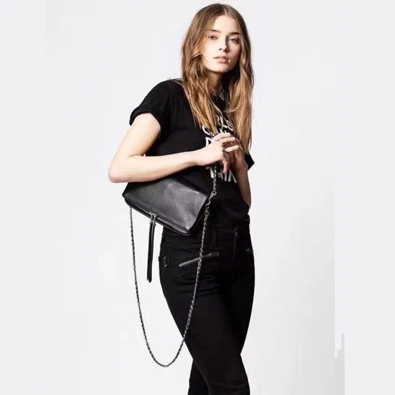 2025 new ladies classic fashion shoulder bag senior sense of hundred chain flap diagonal cross bag large capacity backpacks
2025 new ladies classic fashion shoulder bag senior sense of hundred chain flap diagonal cross bag large capacity backpacks