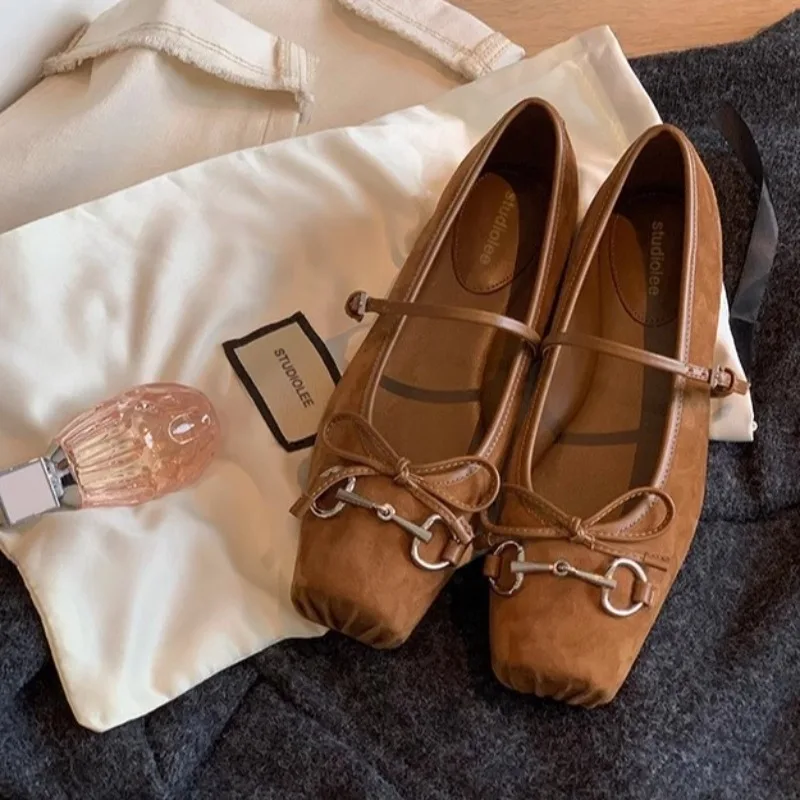 Women's Suede Mary Jane Shoes Ballet Flats 2026 New Square Toe Bow Decor Shoes Comfortable Soft Sole Footwear Zapatos Casuales
Women's Suede Mary Jane Shoes Ballet Flats 2026 New Square Toe Bow Decor Shoes Comfortable Soft Sole Footwear Zapatos Casuales