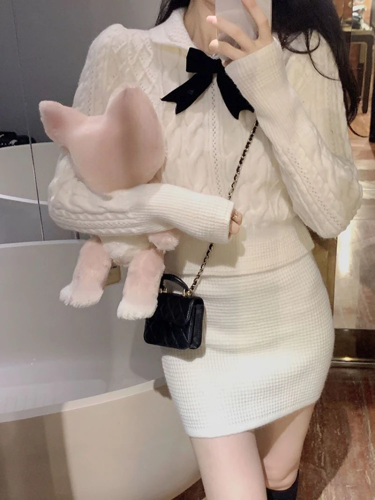 2023 Autumn Korean Preppy 2 Piece Skirt Sets Women Casual Chic Knitted Suits Sweet Sweater + Outwear Elegant Office Lady Skirt
2023 Autumn Korean Preppy 2 Piece Skirt Sets Women Casual Chic Knitted Suits Sweet Sweater + Outwear Elegant Office Lady Skirt