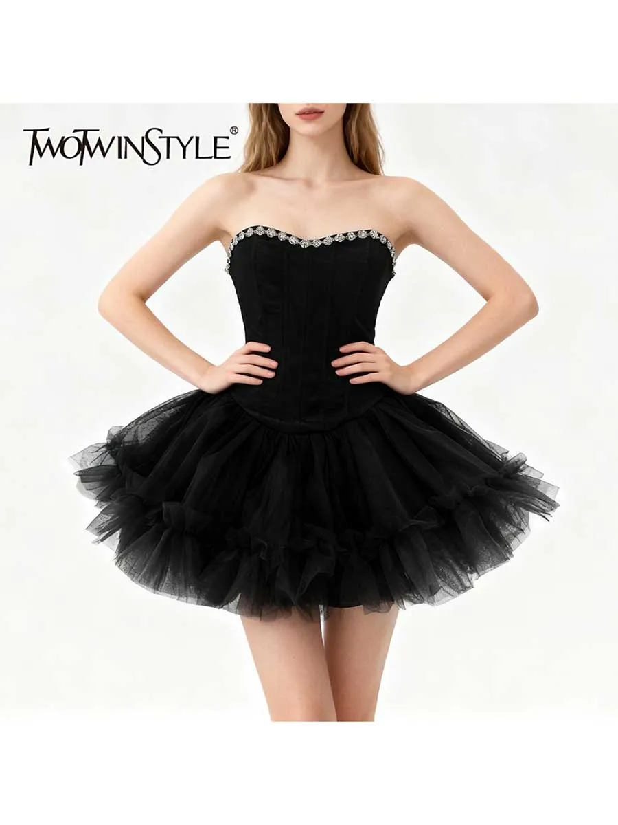 TWOTWINSTYLE Solid Slimming Spliced Bead Elegant Dresses for Women Strapless Sleeveless Tunic Patchwork Mesh Mini Dress Female
TWOTWINSTYLE Solid Slimming Spliced Bead Elegant Dresses for Women Strapless Sleeveless Tunic Patchwork Mesh Mini Dress Female