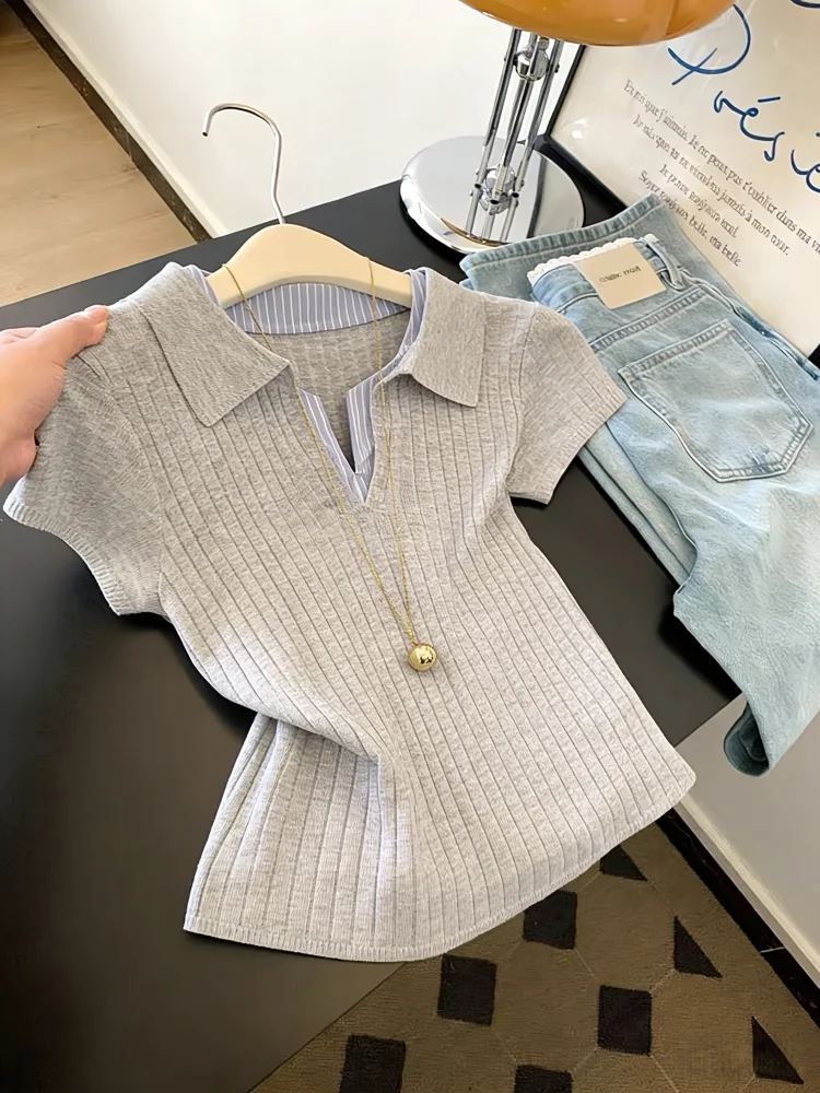 Summer New Style Women's Knitted Shirt Collar Splice Short Sleeve Neck Top Unique Fake Two-Piece Self-Preserving Design
Summer New Style Women's Knitted Shirt Collar Splice Short Sleeve Neck Top Unique Fake Two-Piece Self-Preserving Design
