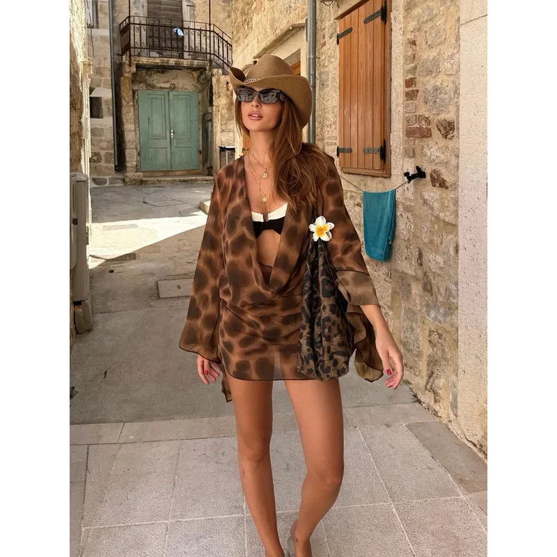 BKQU Leopard Printed Sexy V-Neck Mini Dress Women Fashion Street Style Flared Long Sleeve Hip Wrap Dress Beach Vacation Dresses
BKQU Leopard Printed Sexy V-Neck Mini Dress Women Fashion Street Style Flared Long Sleeve Hip Wrap Dress Beach Vacation Dresses