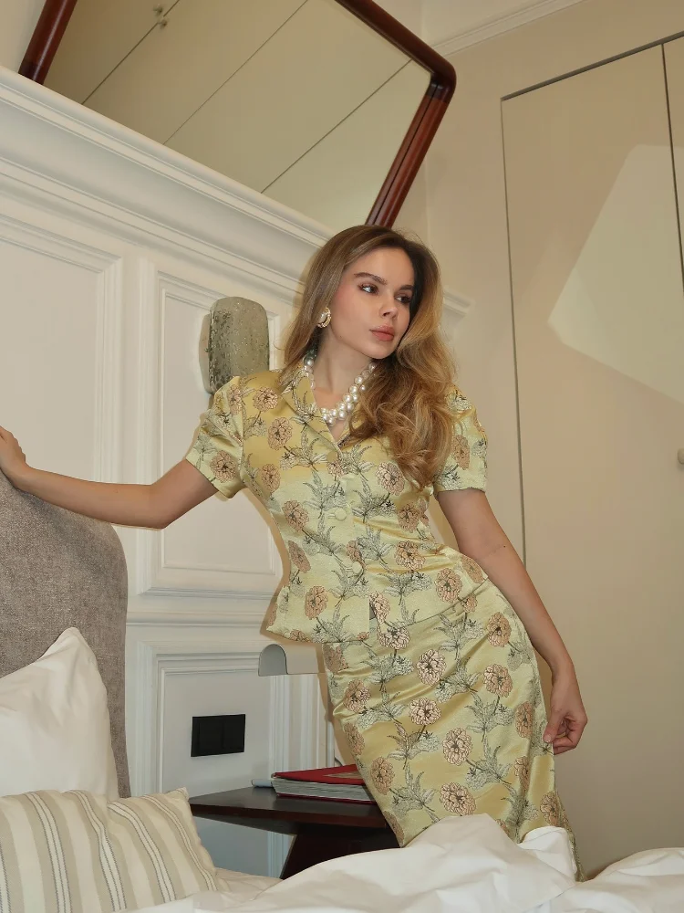 Elegant Women Floral Skirt Set Chic Lapel Short Sleeve Tunic Single Breasted Female Top Vintage Skirt Fashion Summer Party Dress
Elegant Women Floral Skirt Set Chic Lapel Short Sleeve Tunic Single Breasted Female Top Vintage Skirt Fashion Summer Party Dress