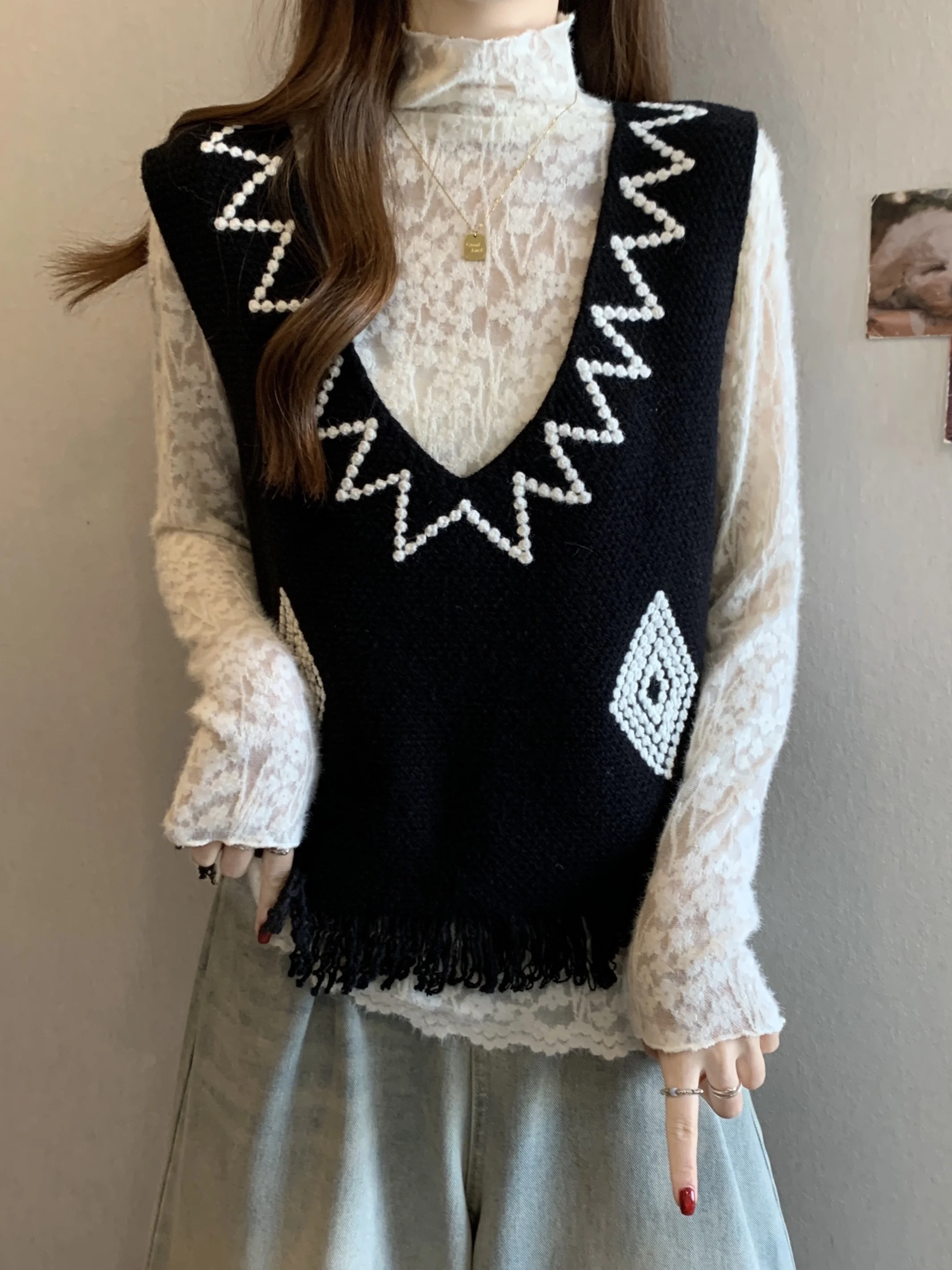 Ele Embroidered Bla Knitted Vest Women's Sle Spring 2026 Trendy plus Size with Fringe Hem Svel Top
Ele Embroidered Bla Knitted Vest Women's Sle Spring 2026 Trendy plus Size with Fringe Hem Svel Top