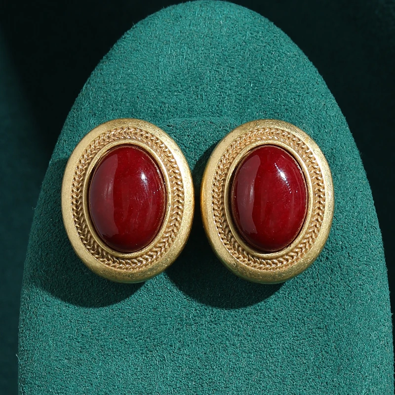 Vintage Oval Natural Stone Red Stud Earrings For Women 2026 New Antique Gold Plated Elegant Designer Birthday Art Deco Jewelry
Vintage Oval Natural Stone Red Stud Earrings For Women 2026 New Antique Gold Plated Elegant Designer Birthday Art Deco Jewelry