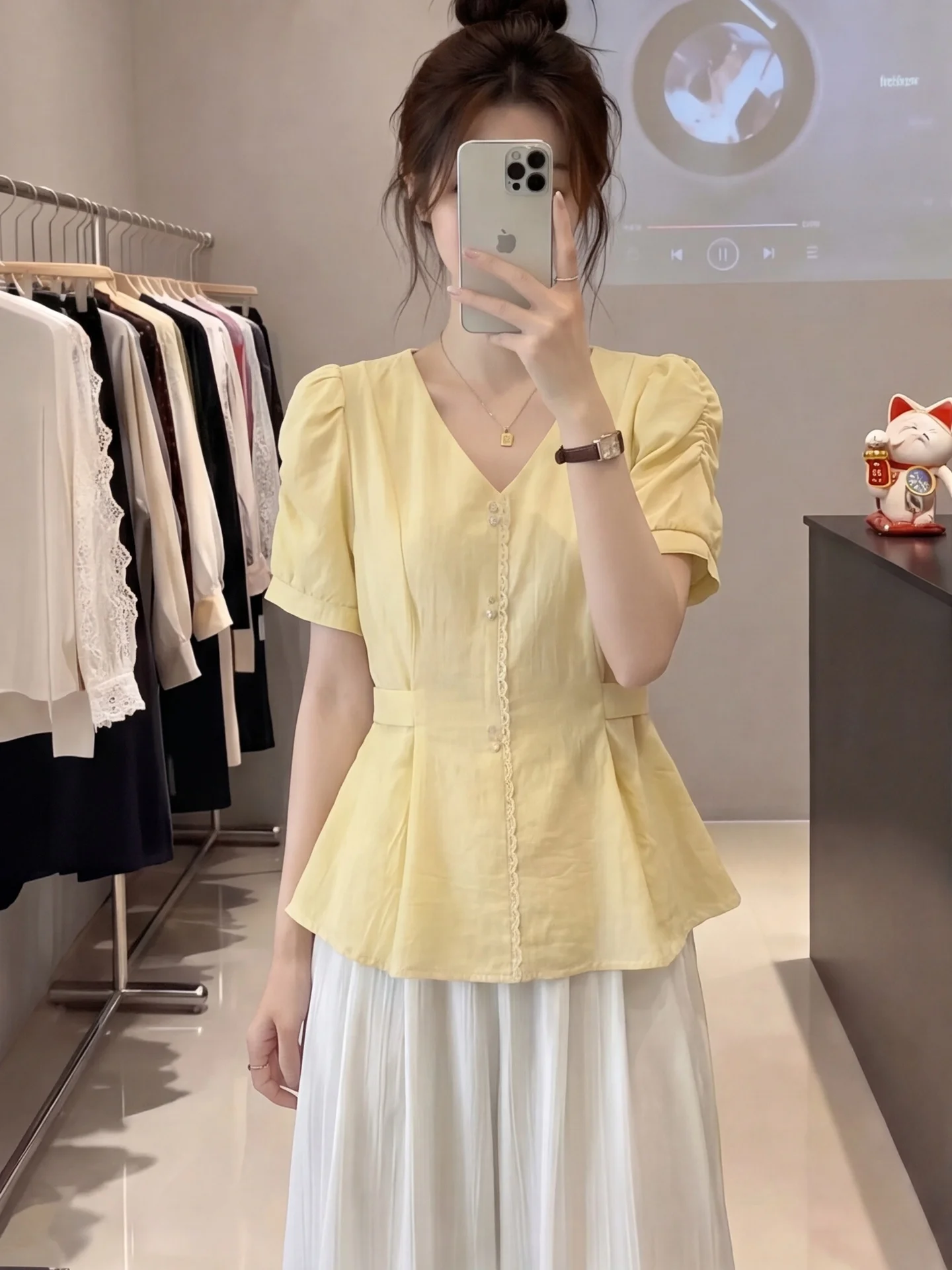 Yellow V-Neck Lace-Edged Short-Sleeve Women's Shirt Summer Thin Design Knot Waist-Cinching Slimming Blouse
Yellow V-Neck Lace-Edged Short-Sleeve Women's Shirt Summer Thin Design Knot Waist-Cinching Slimming Blouse