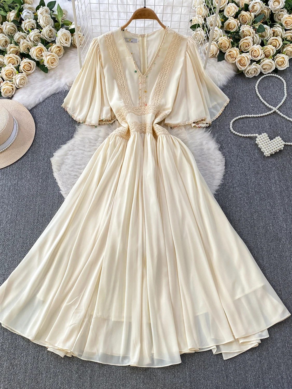 Bohemian Style Lace Floral Long Dress Women Summer Vintage Loose Fit V-Neck Bell Sleeve High Waist Short Sleeve City Commute
Bohemian Style Lace Floral Long Dress Women Summer Vintage Loose Fit V-Neck Bell Sleeve High Waist Short Sleeve City Commute
