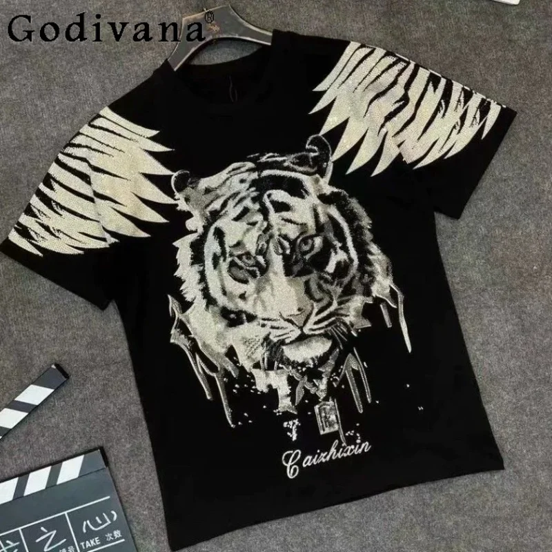 2026 Summer New Men Korean Fashion Short Sleeve T-shirt Personalized Print Round Neck Slim-fit Leisure Hot Diamond Handsome Tops
2026 Summer New Men Korean Fashion Short Sleeve T-shirt Personalized Print Round Neck Slim-fit Leisure Hot Diamond Handsome Tops
