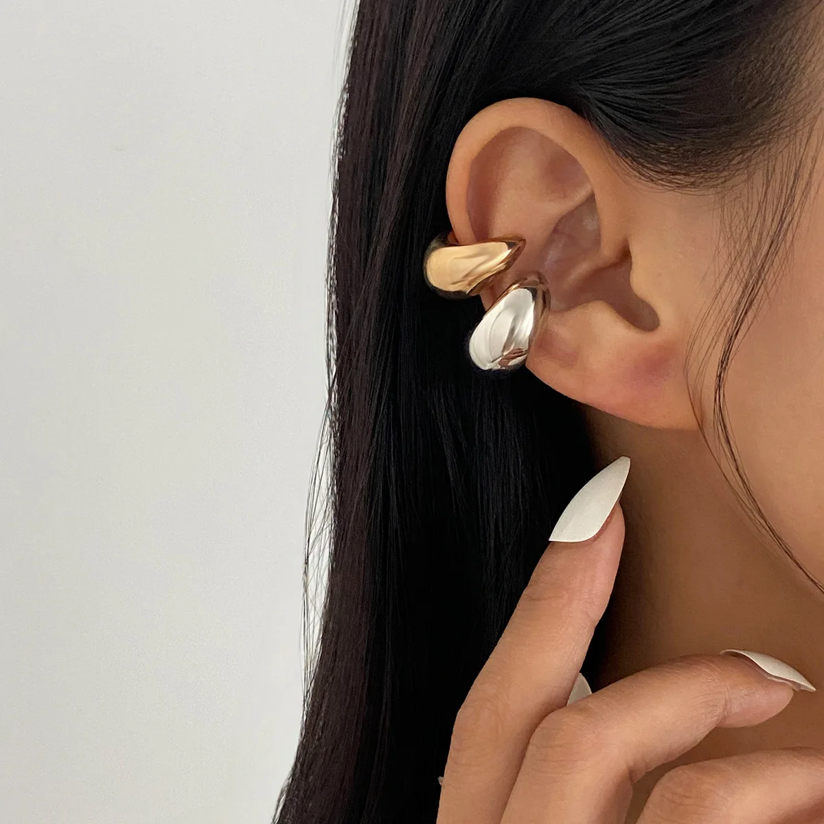 CCB Smooth Thick C-shaped Stud Earrings Retro Simple Ball Bead Earring Women's Daily Versatile Dating Party Jewelry Gifts
CCB Smooth Thick C-shaped Stud Earrings Retro Simple Ball Bead Earring Women's Daily Versatile Dating Party Jewelry Gifts