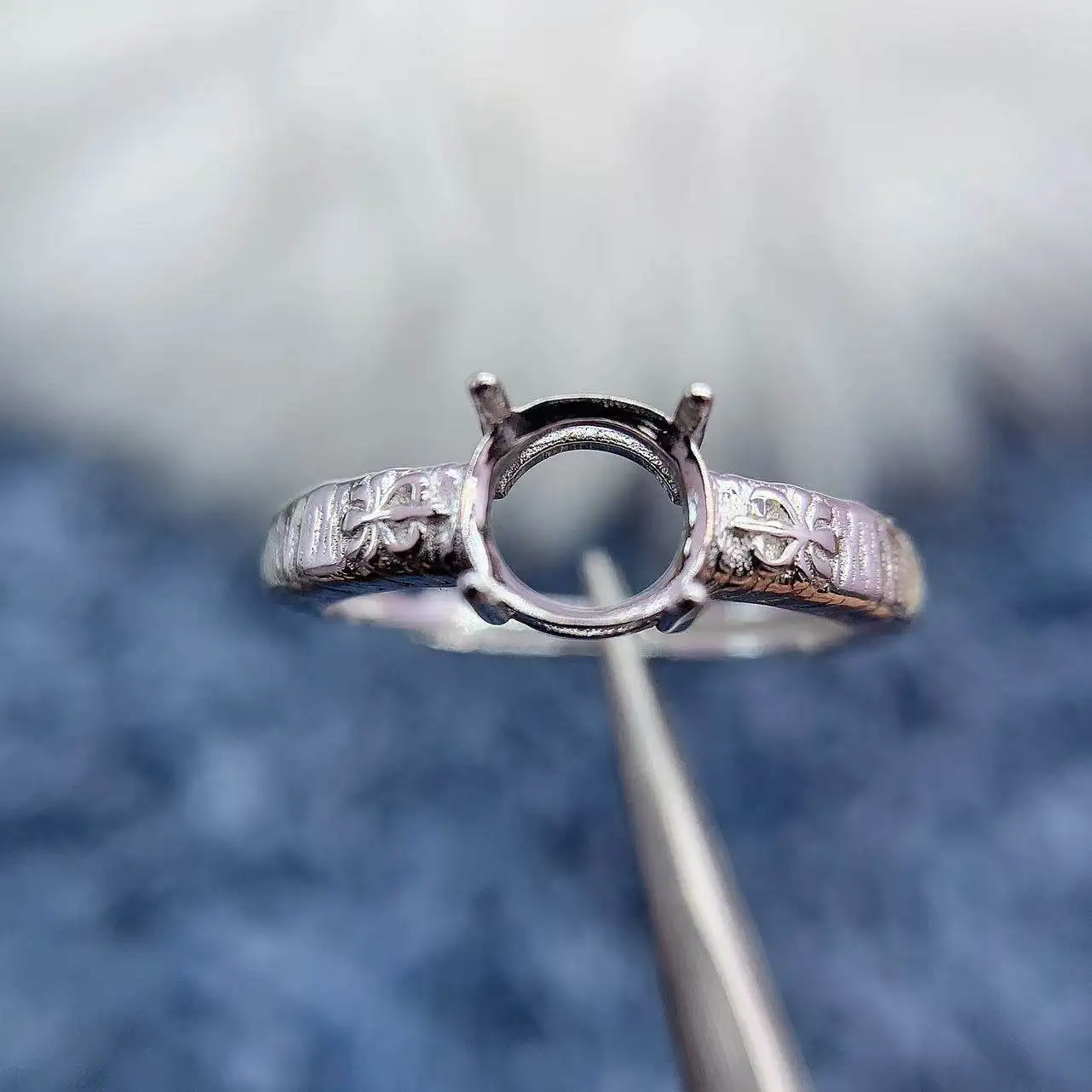 MeiBaPJ Inlay Round 7*7 mm Stone S925 Sterling Silver DIY Empty Ring Setting Holder Fine Vintage Elegance Accessories Wholesale
MeiBaPJ Inlay Round 7*7 mm Stone S925 Sterling Silver DIY Empty Ring Setting Holder Fine Vintage Elegance Accessories Wholesale