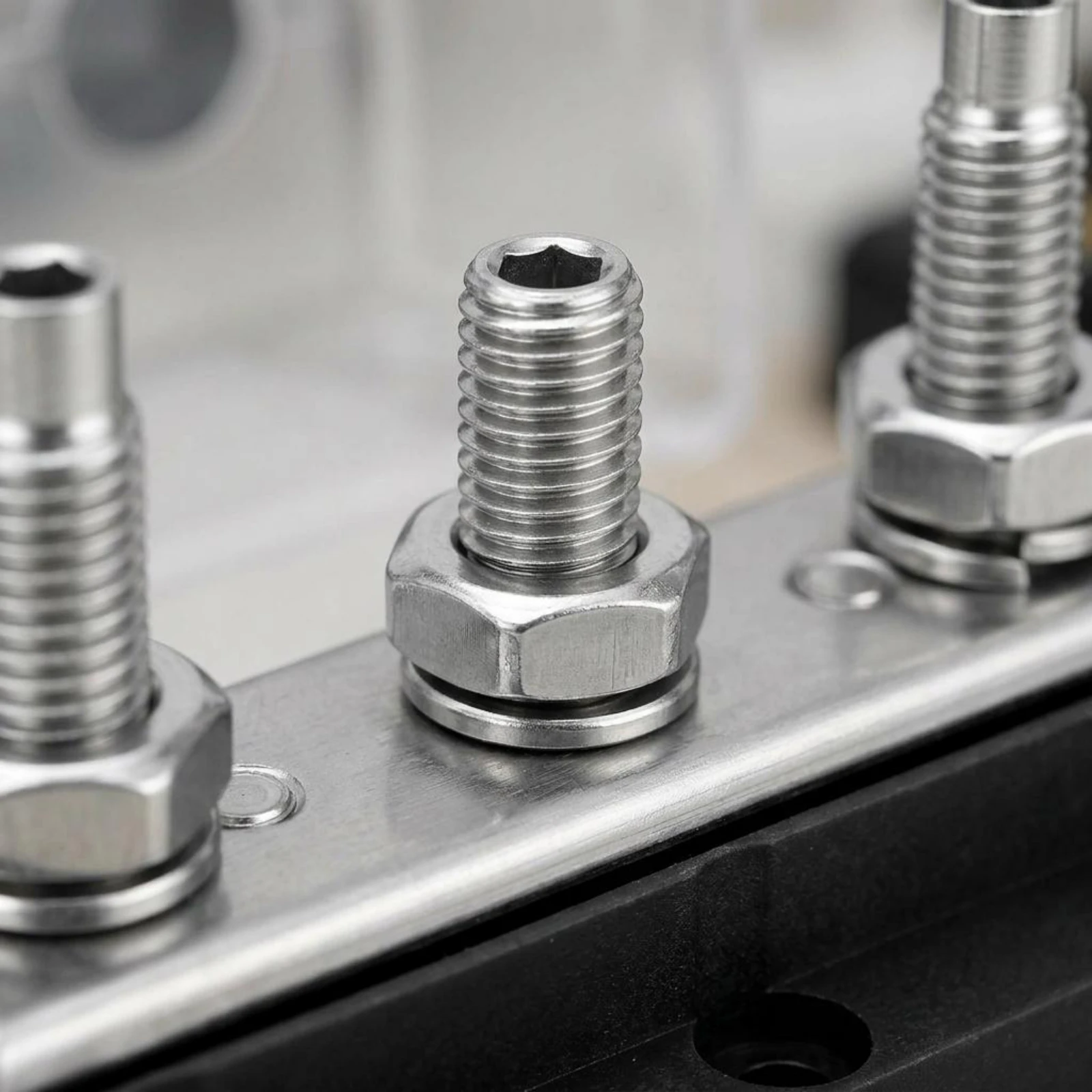 300A Bus Bar Mounting Holes Busbar with Cover Junction Block Included Screws Electrical Hardware Good Conductivity
300A Bus Bar Mounting Holes Busbar with Cover Junction Block Included Screws Electrical Hardware Good Conductivity