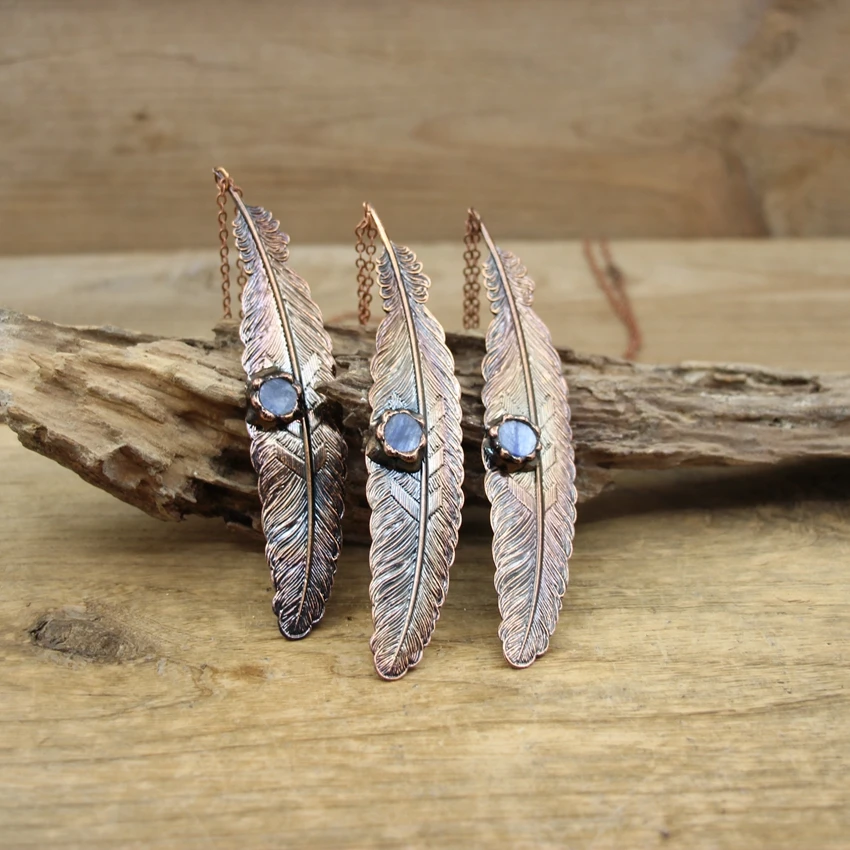 Antique Copper Retro Feather Pendants,Soldered Bronze Natural Blue Kyanite Charms Necklace Women Boho Jewelry Gift,QC3299
Antique Copper Retro Feather Pendants,Soldered Bronze Natural Blue Kyanite Charms Necklace Women Boho Jewelry Gift,QC3299