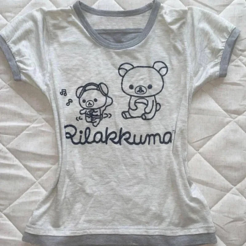 Rilakkuma Y2K Tops&Tees Japanese Cute Retro Early Flavor Grey Printed Fake Two Short Sleeved T-shirt Soft Cute Home Girl Tee New
Rilakkuma Y2K Tops&Tees Japanese Cute Retro Early Flavor Grey Printed Fake Two Short Sleeved T-shirt Soft Cute Home Girl Tee New