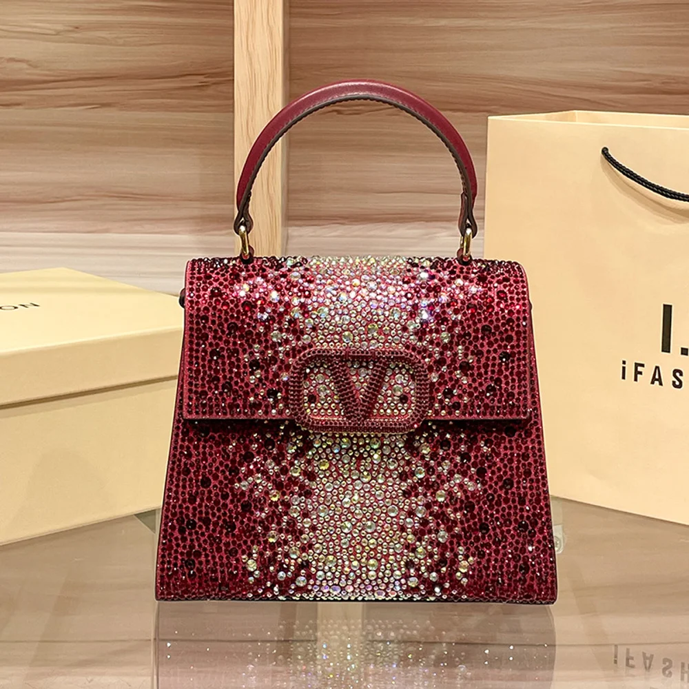 Advanced Diamond Inlaid Handheld Small Square Bag for Women 2026 New Style Full Diamond Fashion Exquisite Single Shoulder Crossb
Advanced Diamond Inlaid Handheld Small Square Bag for Women 2026 New Style Full Diamond Fashion Exquisite Single Shoulder Crossb