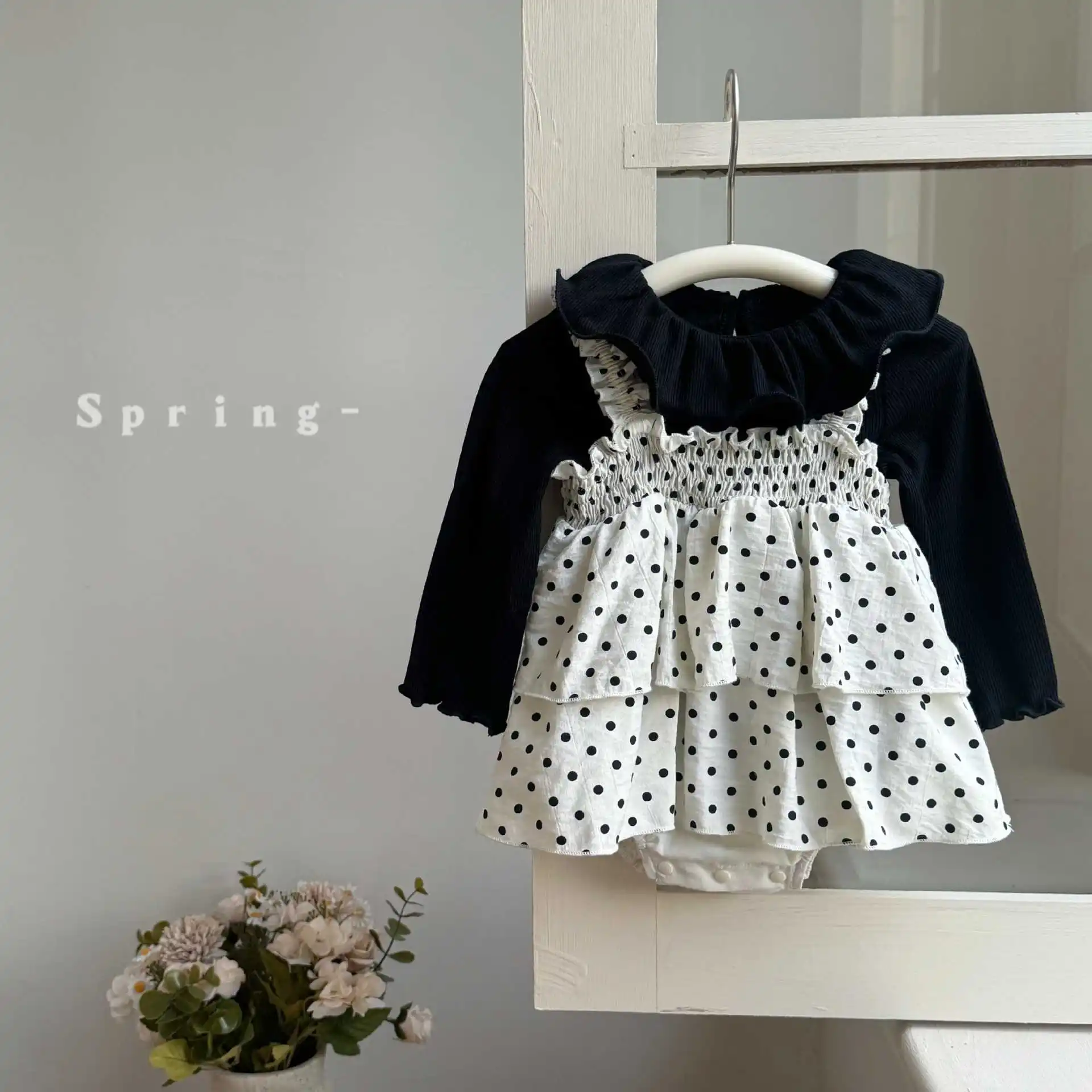 26 Spring and Autumn Girls' Polka Dot Crawling Clothes Cute Lace Collar Long Sleeved Sweet Baby 2 Piece Set Rompers
26 Spring and Autumn Girls' Polka Dot Crawling Clothes Cute Lace Collar Long Sleeved Sweet Baby 2 Piece Set Rompers