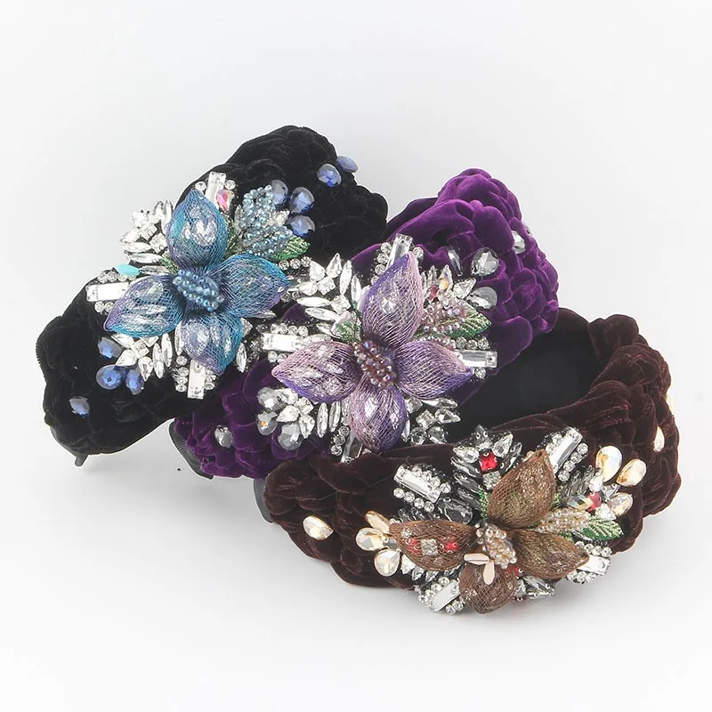 Новая модная повязка на голову для женщин, широкий боковой тюрбан, плетеный фиолетовый, черный головной убор ручной работы, блестящие аксессуары для волос со стразами
Новая модная повязка на голову для женщин, широкий боковой тюрбан, плетеный фиолетовый, черный головной убор ручной работы, блестящие аксессуары для волос со стразами