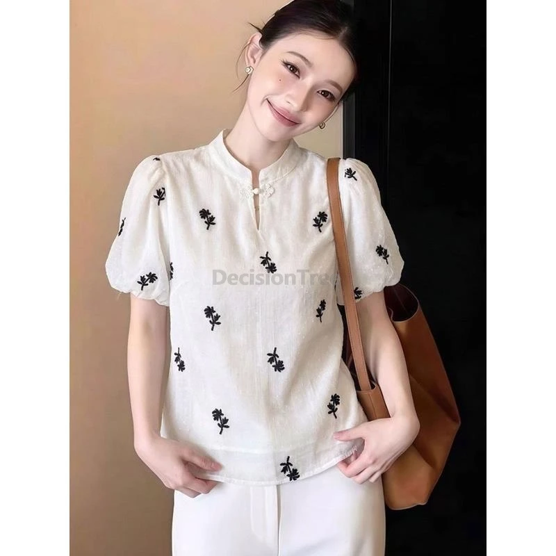 Elegant Chinese Style Floral Short Sleeve Shirt Women Improved Qipao Top Lady Summer Loose Buckle White Blouse Daily Outwear
Elegant Chinese Style Floral Short Sleeve Shirt Women Improved Qipao Top Lady Summer Loose Buckle White Blouse Daily Outwear