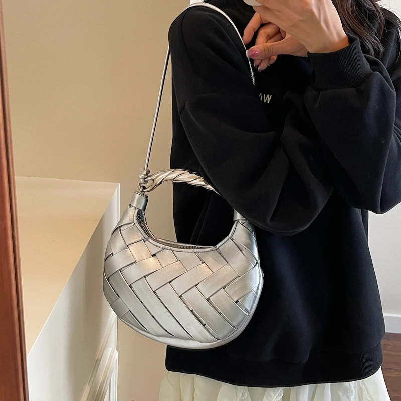 Модная сумка из искусственной кожи с перекрестной тканой, однотонная, на молнии, с металлической ручкой, универсальная сумка на плечо, лидер продаж, сумки для женщин Bolsas Femininas
Модная сумка из искусственной кожи с перекрестной тканой, однотонная, на молнии, с металлической ручкой, универсальная сумка на плечо, лидер продаж, сумки для женщин Bolsas Femininas
