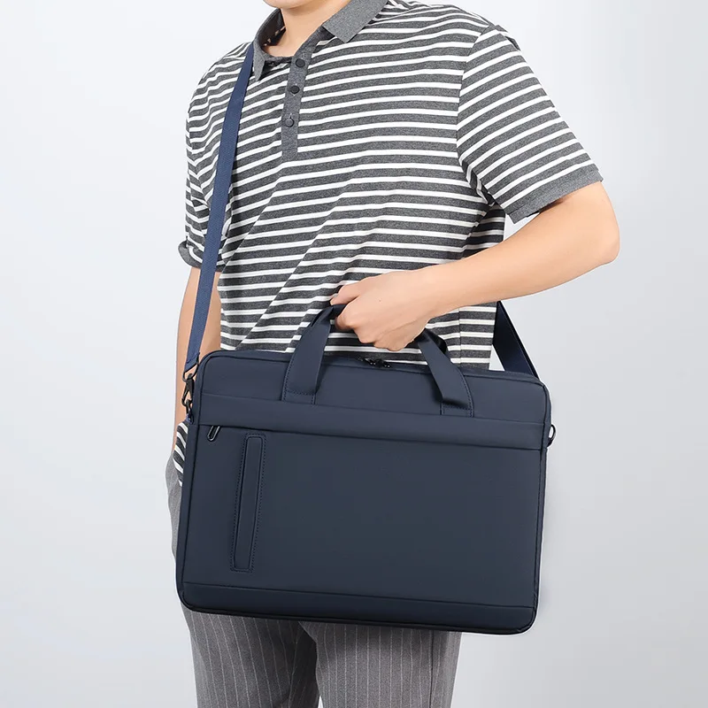 Computer bag Men's handbag Large capacity business notebook bag Simple diagonal span laptop bag
Computer bag Men's handbag Large capacity business notebook bag Simple diagonal span laptop bag