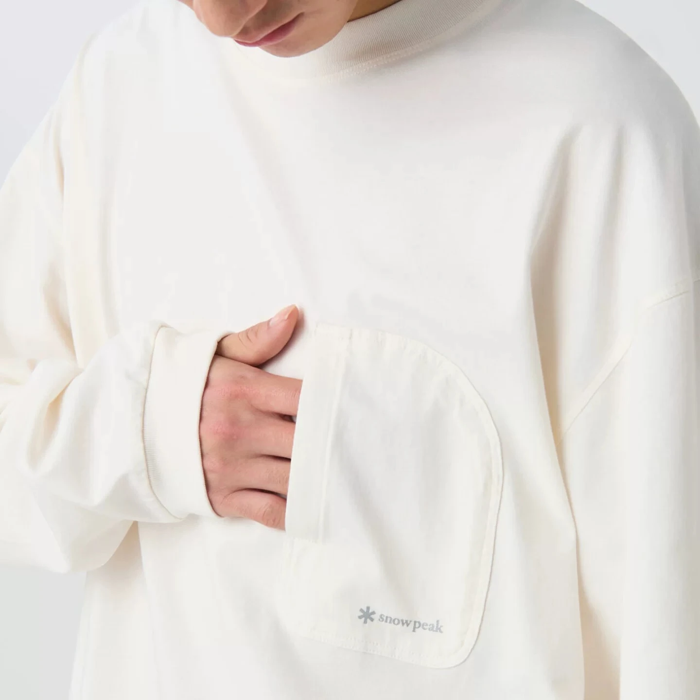 snow peak 26SS Outdoor Hiking Long Sleeve T-shirt Mercerized Cotton Loose Side Pocket Reflective Logo Unisex
snow peak 26SS Outdoor Hiking Long Sleeve T-shirt Mercerized Cotton Loose Side Pocket Reflective Logo Unisex